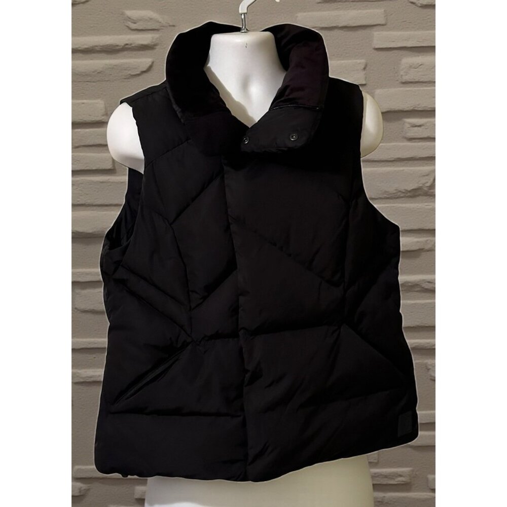 Under Armour Black Puffer Vest Women’s Sleeveless Jacket
